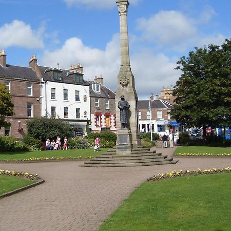 The Pinkish House - 4 Bed Home In The Town Centre Blairgowrie and Rattray Eksteriør bilde